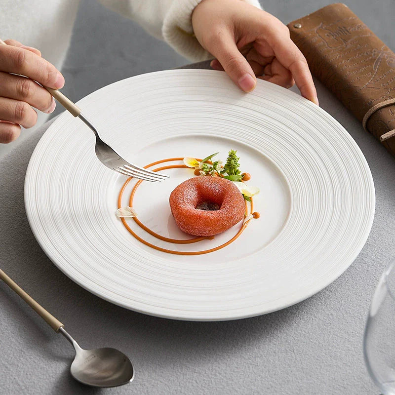 Minimalist Textured Ceramic Dinner Plate – White Modern Tableware